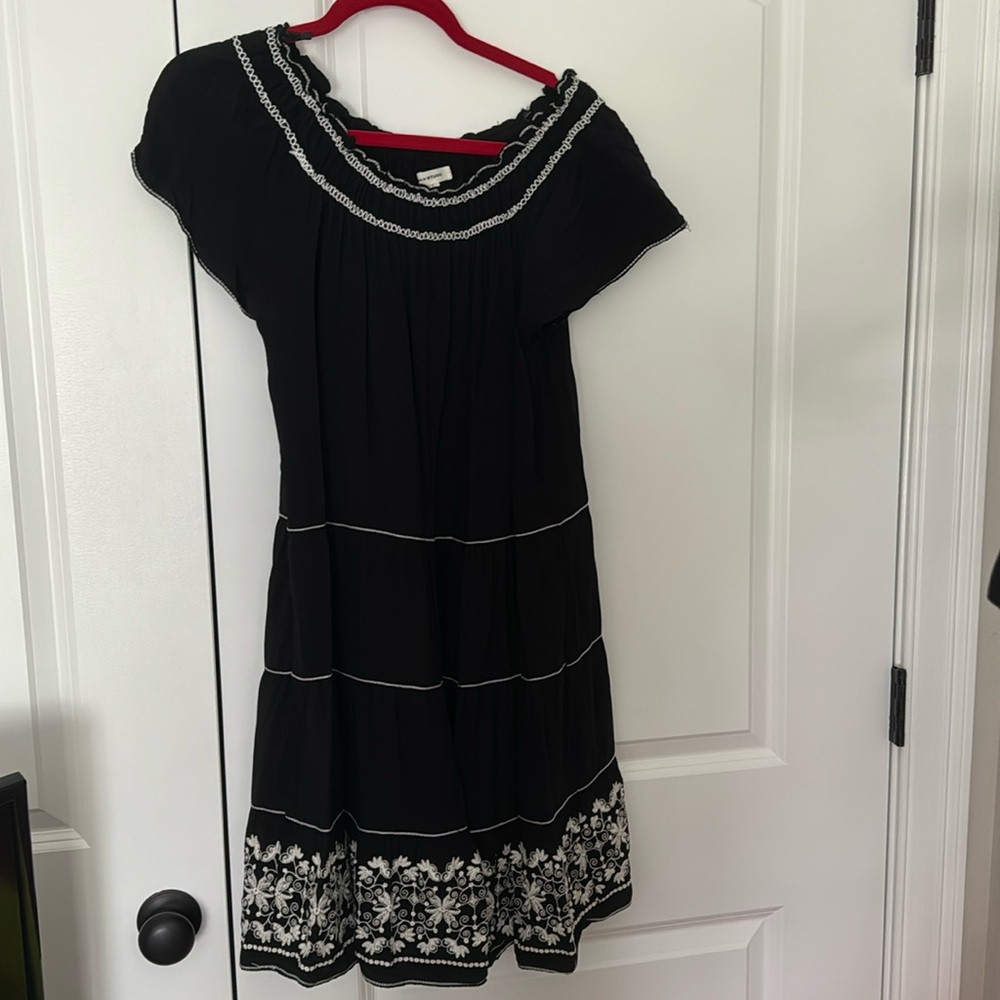 Mac Studio Black and White Dress